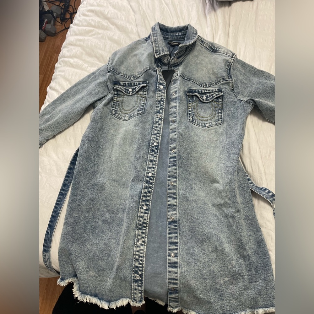 True Religion button-up denim dress or oversized-fit jacket with waist tie XL.